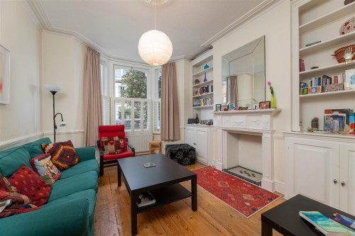 Arrange a viewing for Davisville Road, London